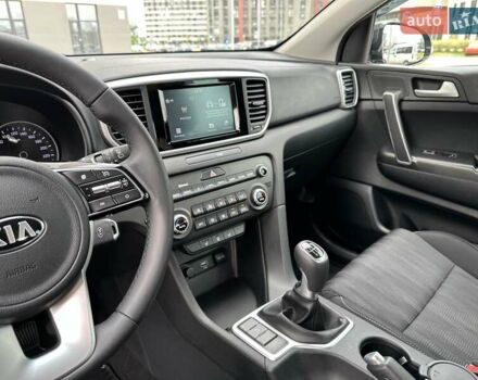 Киа Sportage 2019 в Киеве на Automoto.ua Серый Киа Sportage, объемом двигателя 1.59 л и пробегом 53 тыс. км за 16999 $, фото 13 на Automoto.ua