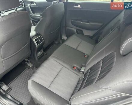 Сірий Кіа Sportage, об'ємом двигуна 1.59 л та пробігом 69 тис. км за 15400 $, фото 23 на Automoto.ua