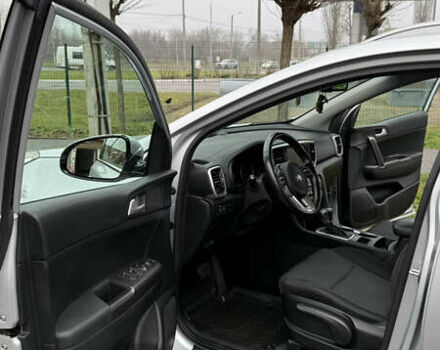 Сірий Кіа Sportage, об'ємом двигуна 1.59 л та пробігом 58 тис. км за 18000 $, фото 3 на Automoto.ua
