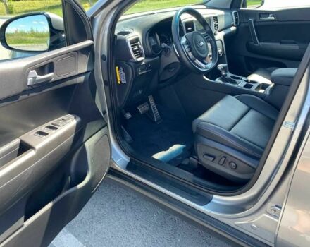 Серый Киа Sportage, объемом двигателя 2 л и пробегом 130 тыс. км за 15000 $, фото 5 на Automoto.ua