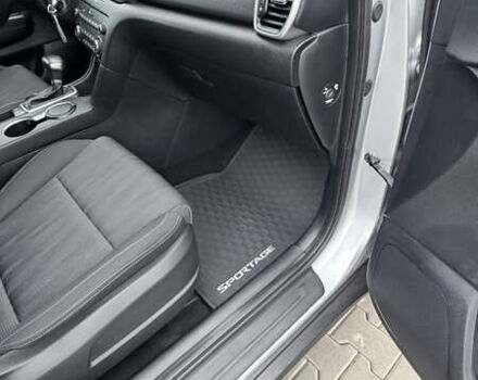 Серый Киа Sportage, объемом двигателя 1.6 л и пробегом 90 тыс. км за 21500 $, фото 32 на Automoto.ua