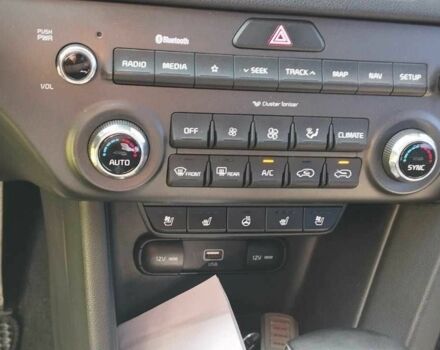 Сірий Кіа Sportage, об'ємом двигуна 1.6 л та пробігом 74 тис. км за 19000 $, фото 8 на Automoto.ua