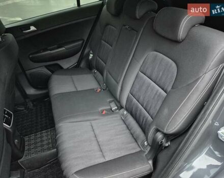 Сірий Кіа Sportage, об'ємом двигуна 1.59 л та пробігом 53 тис. км за 18900 $, фото 11 на Automoto.ua