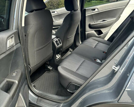 Серый Киа Sportage, объемом двигателя 1.6 л и пробегом 70 тыс. км за 20300 $, фото 16 на Automoto.ua