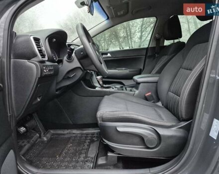 Сірий Кіа Sportage, об'ємом двигуна 1.59 л та пробігом 53 тис. км за 18900 $, фото 8 на Automoto.ua