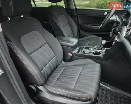 Сірий Кіа Sportage, об'ємом двигуна 1.59 л та пробігом 53 тис. км за 18900 $, фото 16 на Automoto.ua