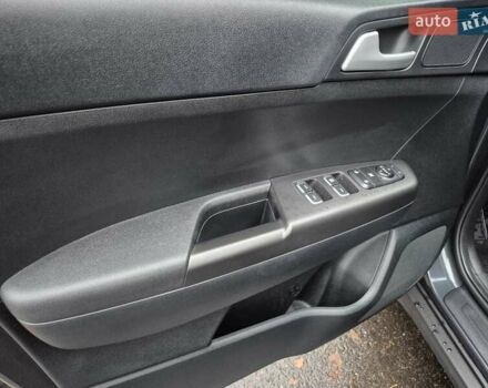 Сірий Кіа Sportage, об'ємом двигуна 1.59 л та пробігом 53 тис. км за 18900 $, фото 10 на Automoto.ua