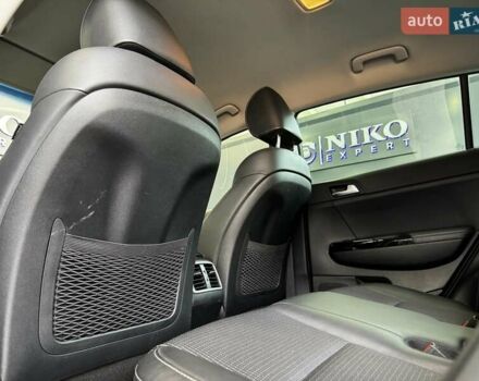 Сірий Кіа Sportage, об'ємом двигуна 2 л та пробігом 77 тис. км за 26500 $, фото 35 на Automoto.ua