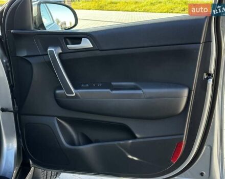 Сірий Кіа Sportage, об'ємом двигуна 1.59 л та пробігом 53 тис. км за 17999 $, фото 28 на Automoto.ua