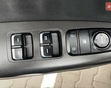 Сірий Кіа Sportage, об'ємом двигуна 2 л та пробігом 62 тис. км за 24500 $, фото 43 на Automoto.ua