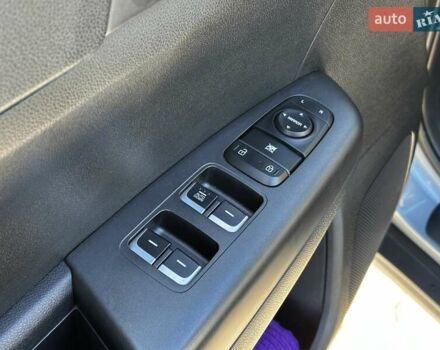 Сірий Кіа Sportage, об'ємом двигуна 1.59 л та пробігом 53 тис. км за 17999 $, фото 15 на Automoto.ua