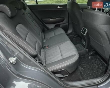 Сірий Кіа Sportage, об'ємом двигуна 1.59 л та пробігом 53 тис. км за 18900 $, фото 12 на Automoto.ua