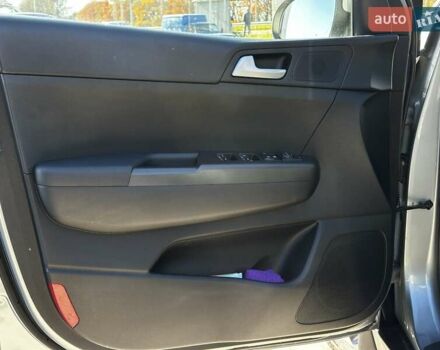 Сірий Кіа Sportage, об'ємом двигуна 1.59 л та пробігом 53 тис. км за 17999 $, фото 14 на Automoto.ua