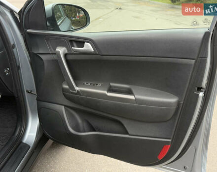 Сірий Кіа Sportage, об'ємом двигуна 1.59 л та пробігом 33 тис. км за 19999 $, фото 24 на Automoto.ua