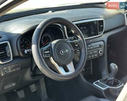 Сірий Кіа Sportage, об'ємом двигуна 1.59 л та пробігом 53 тис. км за 17999 $, фото 16 на Automoto.ua
