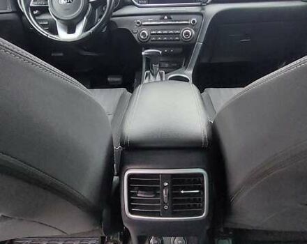 Сірий Кіа Sportage, об'ємом двигуна 1.59 л та пробігом 73 тис. км за 19000 $, фото 18 на Automoto.ua