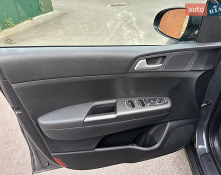 Сірий Кіа Sportage, об'ємом двигуна 1.59 л та пробігом 64 тис. км за 19900 $, фото 47 на Automoto.ua