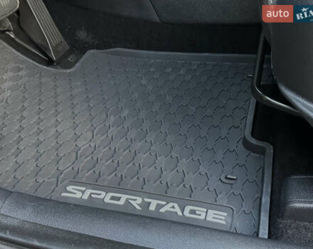 Серый Киа Sportage, объемом двигателя 1.6 л и пробегом 56 тыс. км за 19700 $, фото 77 на Automoto.ua