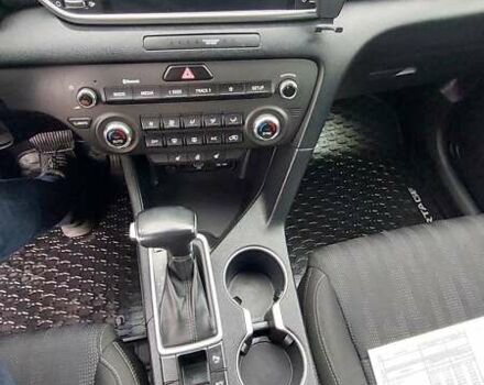 Сірий Кіа Sportage, об'ємом двигуна 1.59 л та пробігом 73 тис. км за 19000 $, фото 25 на Automoto.ua