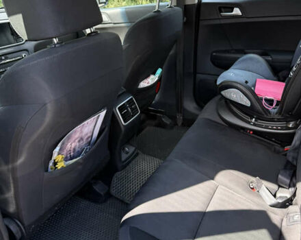 Киа Sportage 2021 в Харькове на Automoto.ua Серый Киа Sportage, объемом двигателя 1.59 л и пробегом 59 тыс. км за 17000 $, фото 4 на Automoto.ua