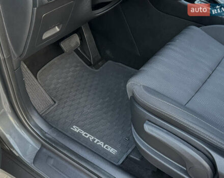 Серый Киа Sportage, объемом двигателя 1.6 л и пробегом 56 тыс. км за 19700 $, фото 68 на Automoto.ua