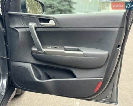 Сірий Кіа Sportage, об'ємом двигуна 1.59 л та пробігом 48 тис. км за 19500 $, фото 67 на Automoto.ua