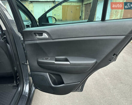 Сірий Кіа Sportage, об'ємом двигуна 1.59 л та пробігом 64 тис. км за 19900 $, фото 50 на Automoto.ua