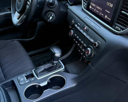 Серый Киа Sportage, объемом двигателя 1.6 л и пробегом 130 тыс. км за 17900 $, фото 26 на Automoto.ua