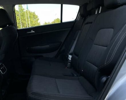 Сірий Кіа Sportage, об'ємом двигуна 2.36 л та пробігом 90 тис. км за 21000 $, фото 21 на Automoto.ua