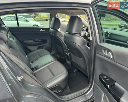 Киа Sportage 2021 в Черкассах на Automoto.ua Серый Киа Sportage, объемом двигателя 1.59 л и пробегом 100 тыс. км за 21000 $, фото 23 на Automoto.ua