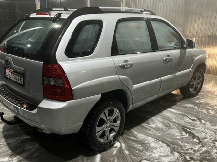 Серый Киа Sportage, объемом двигателя 2 л и пробегом 260 тыс. км за 3400 $, фото 1 на Automoto.ua