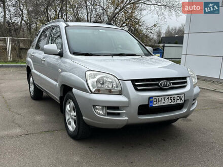 Серый Киа Sportage, объемом двигателя 2 л и пробегом 250 тыс. км за 7900 $, фото 1 на Automoto.ua