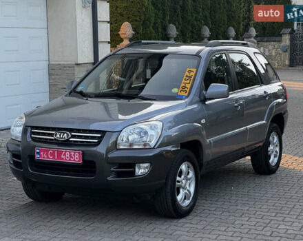 Серый Киа Sportage, объемом двигателя 2 л и пробегом 215 тыс. км за 7999 $, фото 1 на Automoto.ua