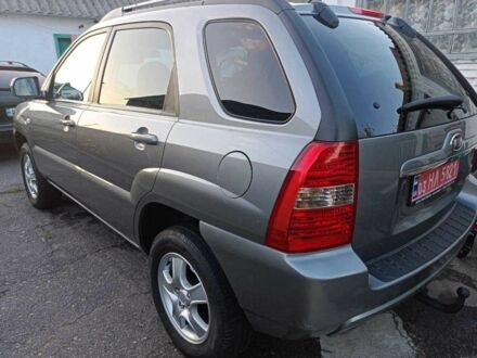 Киа Sportage 2007 в Рокитном на Automoto.ua Серый Киа Sportage, объемом двигателя 2 л и пробегом 181 тыс. км за 7699 $, фото 1 на Automoto.ua