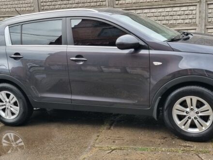 Серый Киа Sportage, объемом двигателя 1.7 л и пробегом 300 тыс. км за 11900 $, фото 1 на Automoto.ua