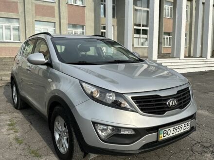 Киа Sportage 2013 в Волочиске на Automoto.ua Серый Киа Sportage, объемом двигателя 1.7 л и пробегом 220 тыс. км за 10300 $, фото 1 на Automoto.ua