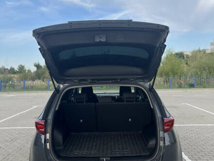 Серый Киа Sportage, объемом двигателя 1.59 л и пробегом 61 тыс. км за 18000 $, фото 1 на Automoto.ua