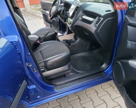 Синий Киа Sportage, объемом двигателя 1.98 л и пробегом 258 тыс. км за 7400 $, фото 78 на Automoto.ua
