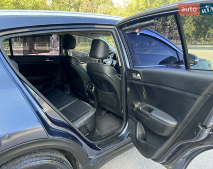 Синій Кіа Sportage, об'ємом двигуна 2 л та пробігом 150 тис. км за 17000 $, фото 15 на Automoto.ua