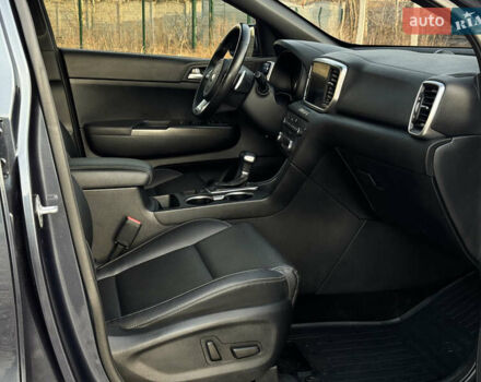 Киа Sportage 2018 в Киеве на Automoto.ua Синий Киа Sportage, объемом двигателя 2 л и пробегом 153 тыс. км за 21900 $, фото 16 на Automoto.ua