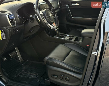 Киа Sportage 2018 в Киеве на Automoto.ua Синий Киа Sportage, объемом двигателя 2 л и пробегом 153 тыс. км за 21900 $, фото 8 на Automoto.ua