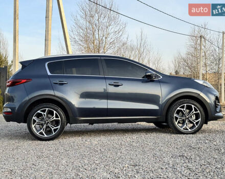 Киа Sportage 2018 в Киеве на Automoto.ua Синий Киа Sportage, объемом двигателя 2 л и пробегом 153 тыс. км за 21900 $, фото 3 на Automoto.ua
