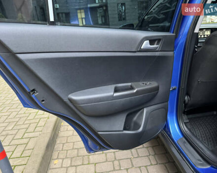 Синий Киа Sportage, объемом двигателя 1.6 л и пробегом 111 тыс. км за 17200 $, фото 69 на Automoto.ua