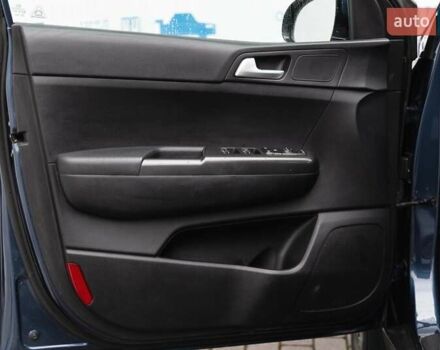 Синий Киа Sportage, объемом двигателя 1.6 л и пробегом 141 тыс. км за 17500 $, фото 10 на Automoto.ua
