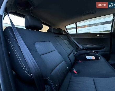 Синій Кіа Sportage, об'ємом двигуна 2.36 л та пробігом 75 тис. км за 16450 $, фото 8 на Automoto.ua