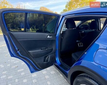 Синий Киа Sportage, объемом двигателя 1.6 л и пробегом 140 тыс. км за 18800 $, фото 63 на Automoto.ua