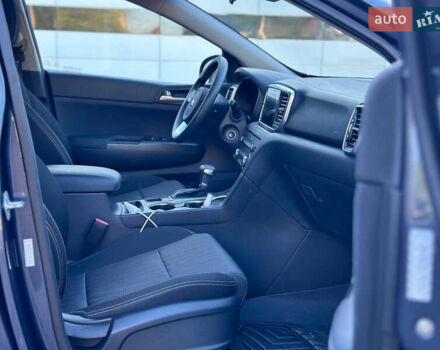 Синій Кіа Sportage, об'ємом двигуна 2.36 л та пробігом 75 тис. км за 16450 $, фото 12 на Automoto.ua