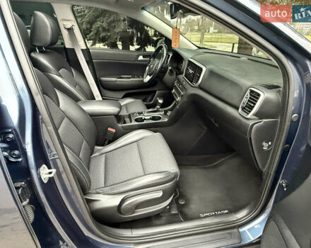 Синій Кіа Sportage, об'ємом двигуна 1.6 л та пробігом 200 тис. км за 18950 $, фото 28 на Automoto.ua