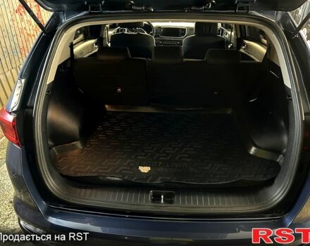 Синий Киа Sportage, объемом двигателя 1.6 л и пробегом 148 тыс. км за 16000 $, фото 9 на Automoto.ua