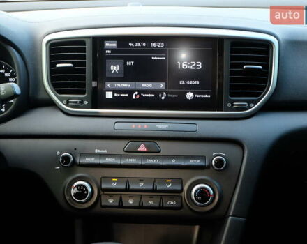 Синий Киа Sportage, объемом двигателя 1.59 л и пробегом 88 тыс. км за 17700 $, фото 13 на Automoto.ua